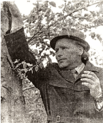 Атаманов Анатолий Семенович (29.06.1926 -2010 г.) - художник, автор монумента Славы.