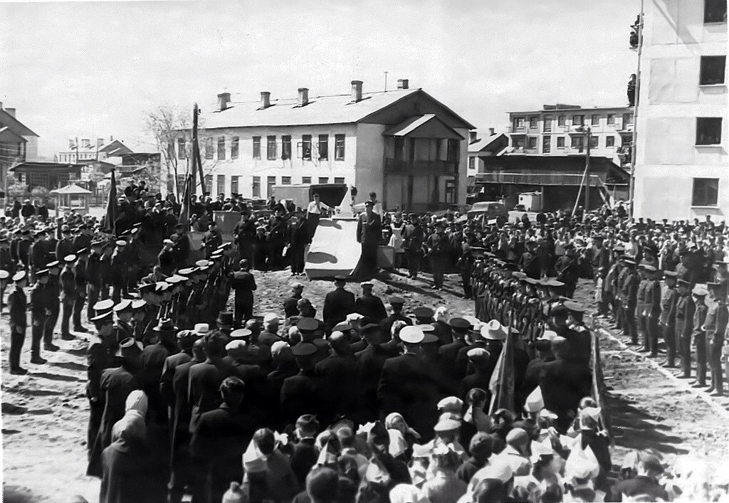 Закладка камня монумента Славы 9 мая 1967 г. Также была заложена капсула-послание, которую нужно открыть через 100 лет в 2067 г. Карталы.